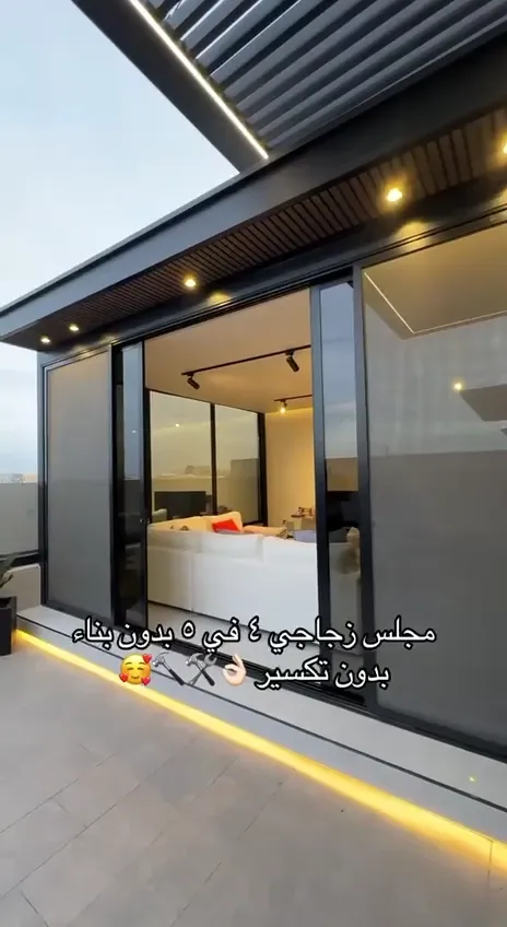فيديو غرف زجاجية من أعمال الحيتان