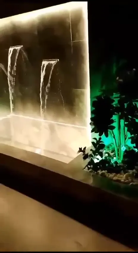 فيديو جدران خضراء ونباتات داخلية من أعمال الحيتان