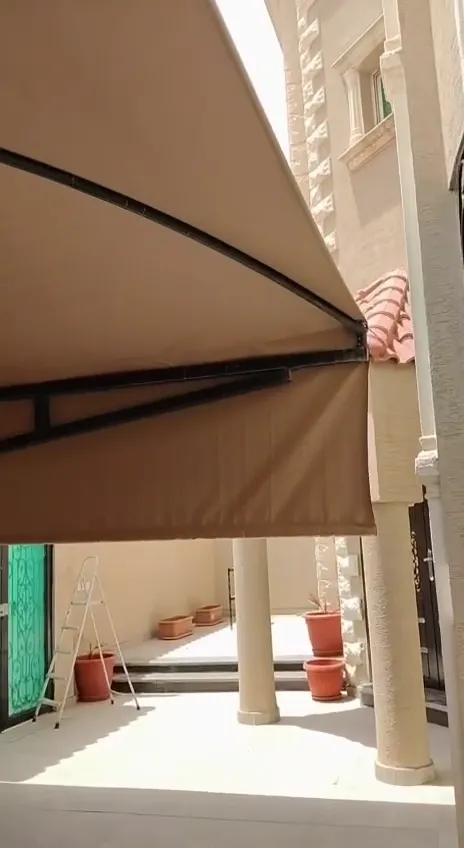 فيديو مظلات من أعمال الحيتان