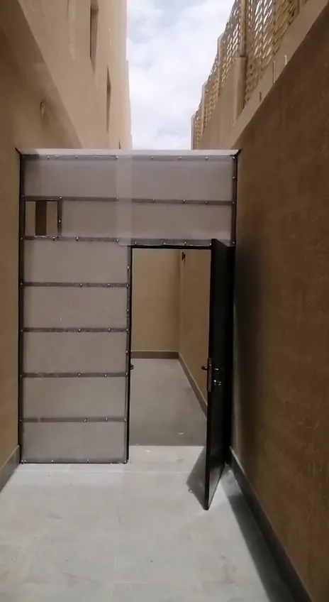 فيديو مظلات من أعمال الحيتان